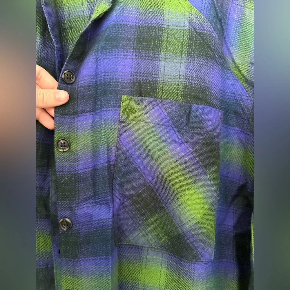 UO Brendan Drapey Flannel Oversized Blue Green Button-Down Shirt in Size Small - Picture 5 of 9